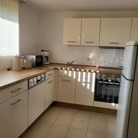 Irina Legoland Ca 30 Km Apartment *